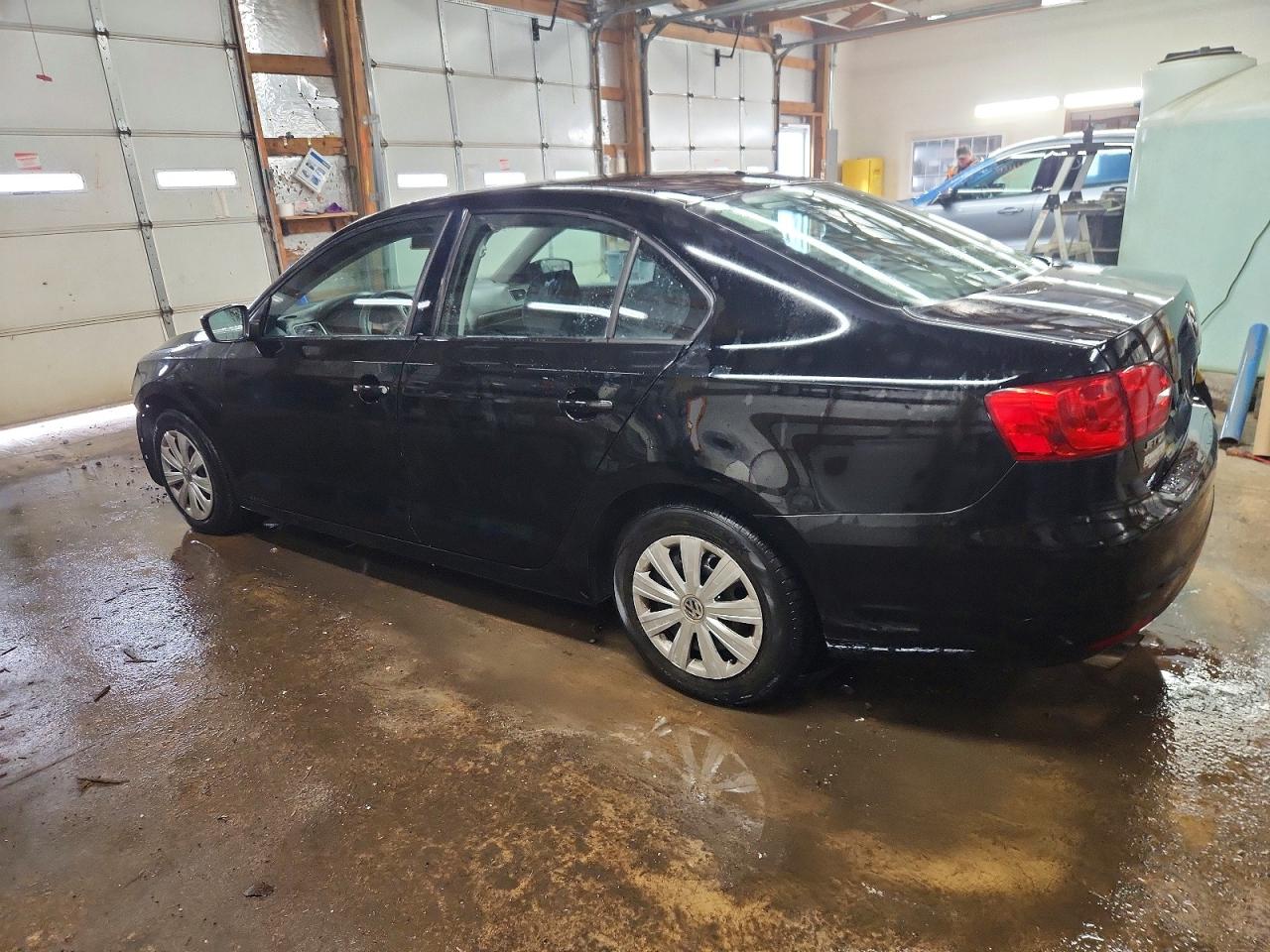 2014 VOLKSWAGEN JETTA BASE photo 2