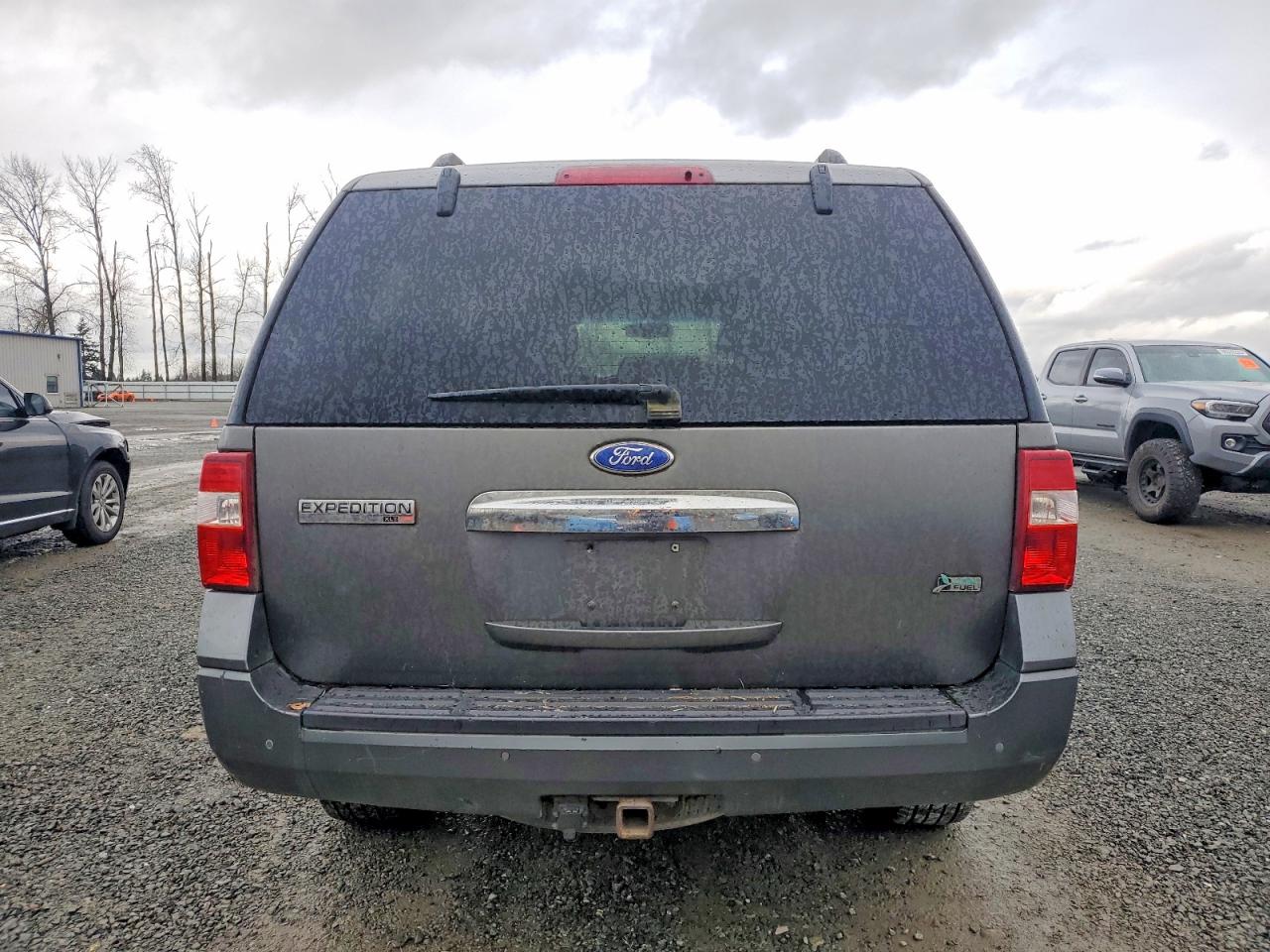 2011 FORD EXPEDITION XLT photo 6