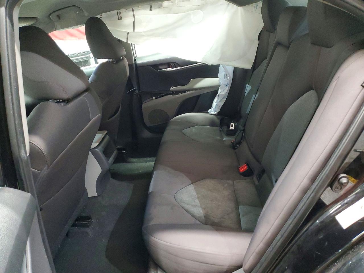 2019 TOYOTA CAMRY L photo 10