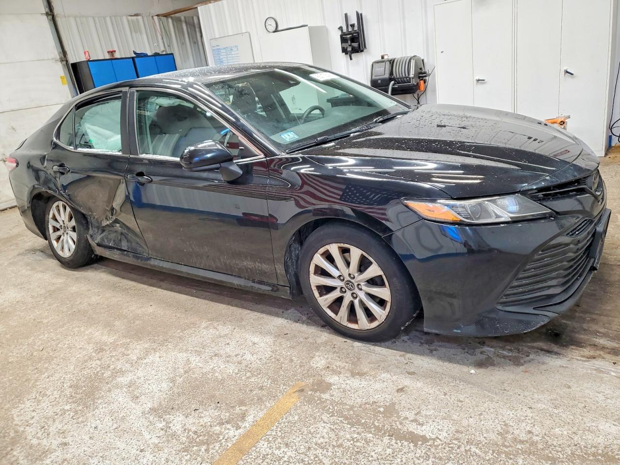 2019 TOYOTA CAMRY L photo 4