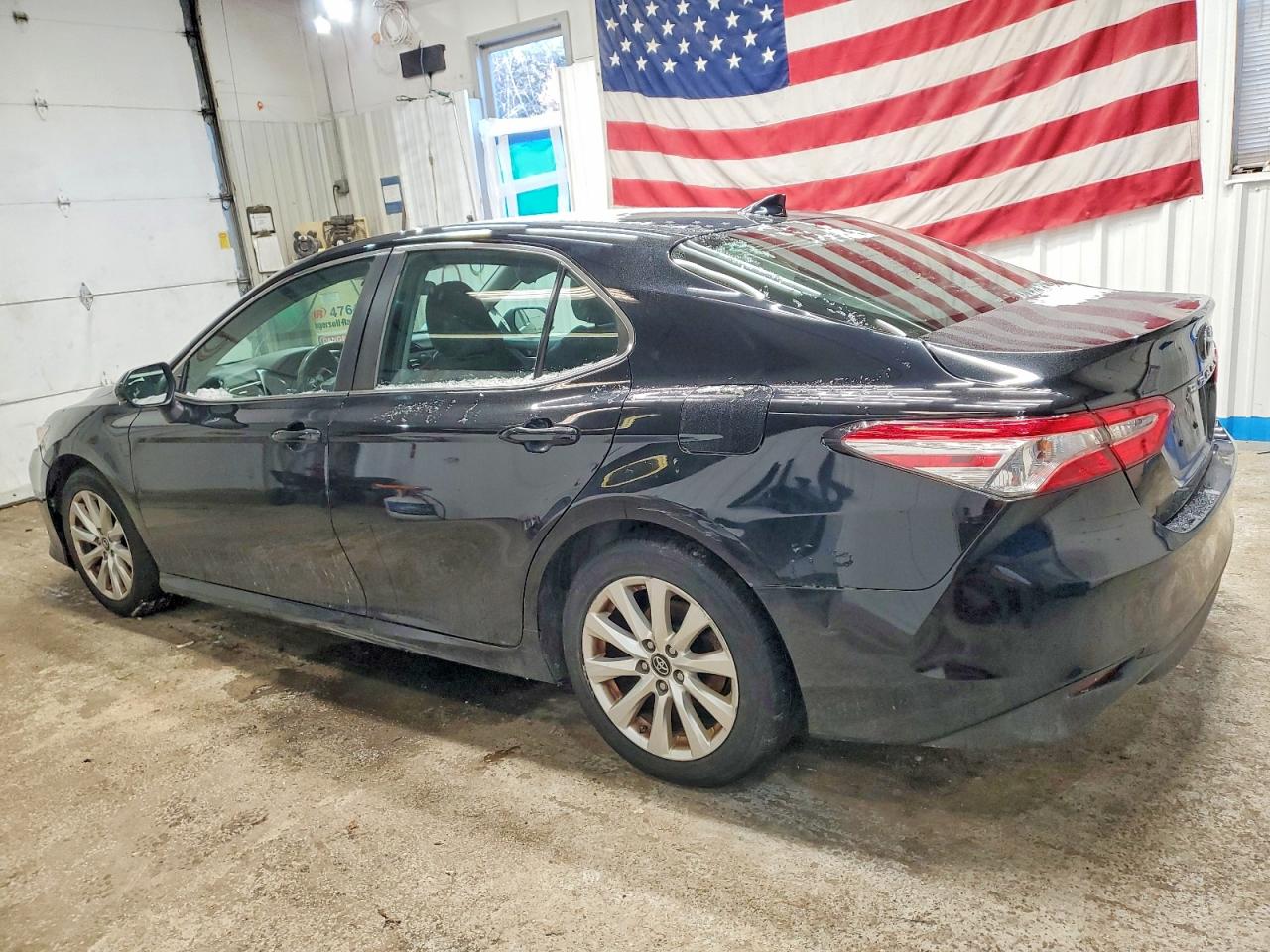2019 TOYOTA CAMRY L photo 2