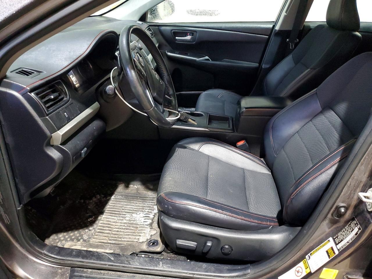 2017 TOYOTA CAMRY LE photo 13