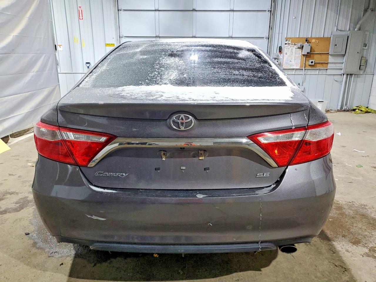 2017 TOYOTA CAMRY LE photo 11