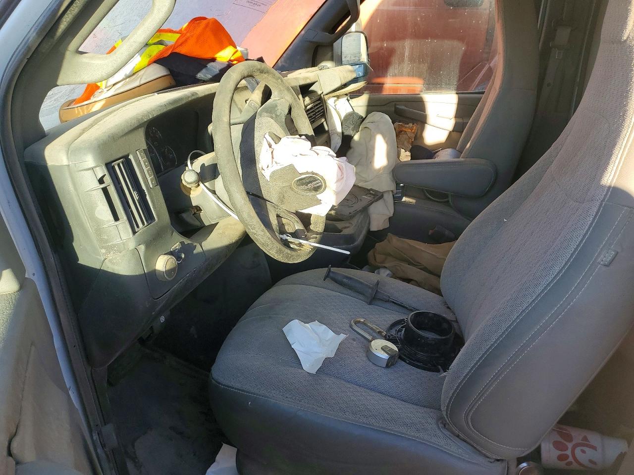 2016 GMC SAVANA BOX TRUCK photo 7