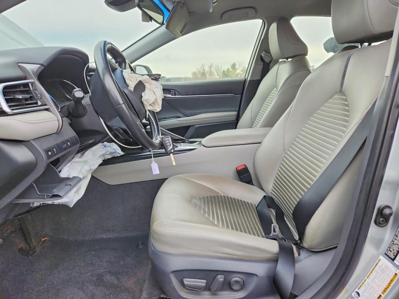 2018 TOYOTA CAMRY L photo 7
