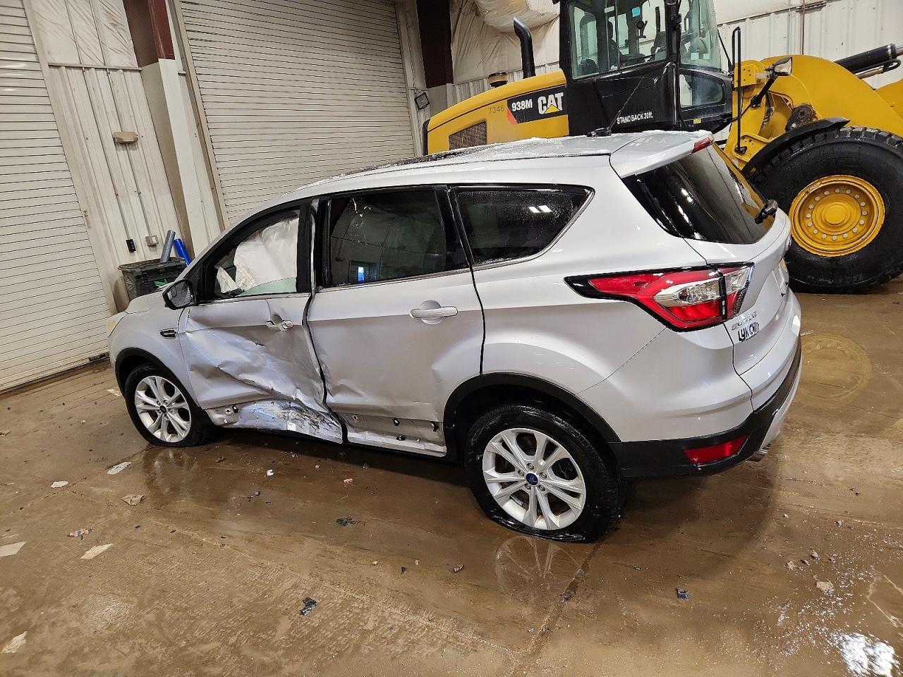 2017 FORD ESCAPE SE photo 2
