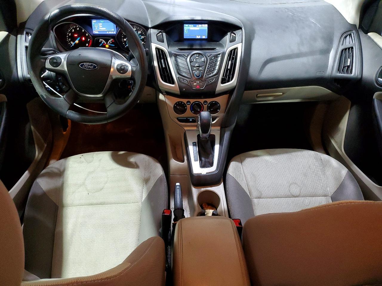 2014 FORD FOCUS SE photo 8