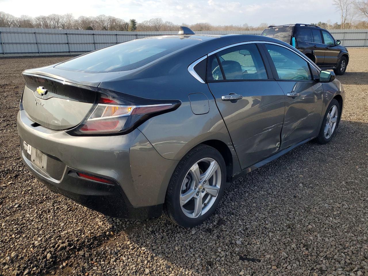 2017 CHEVROLET VOLT LT photo 3