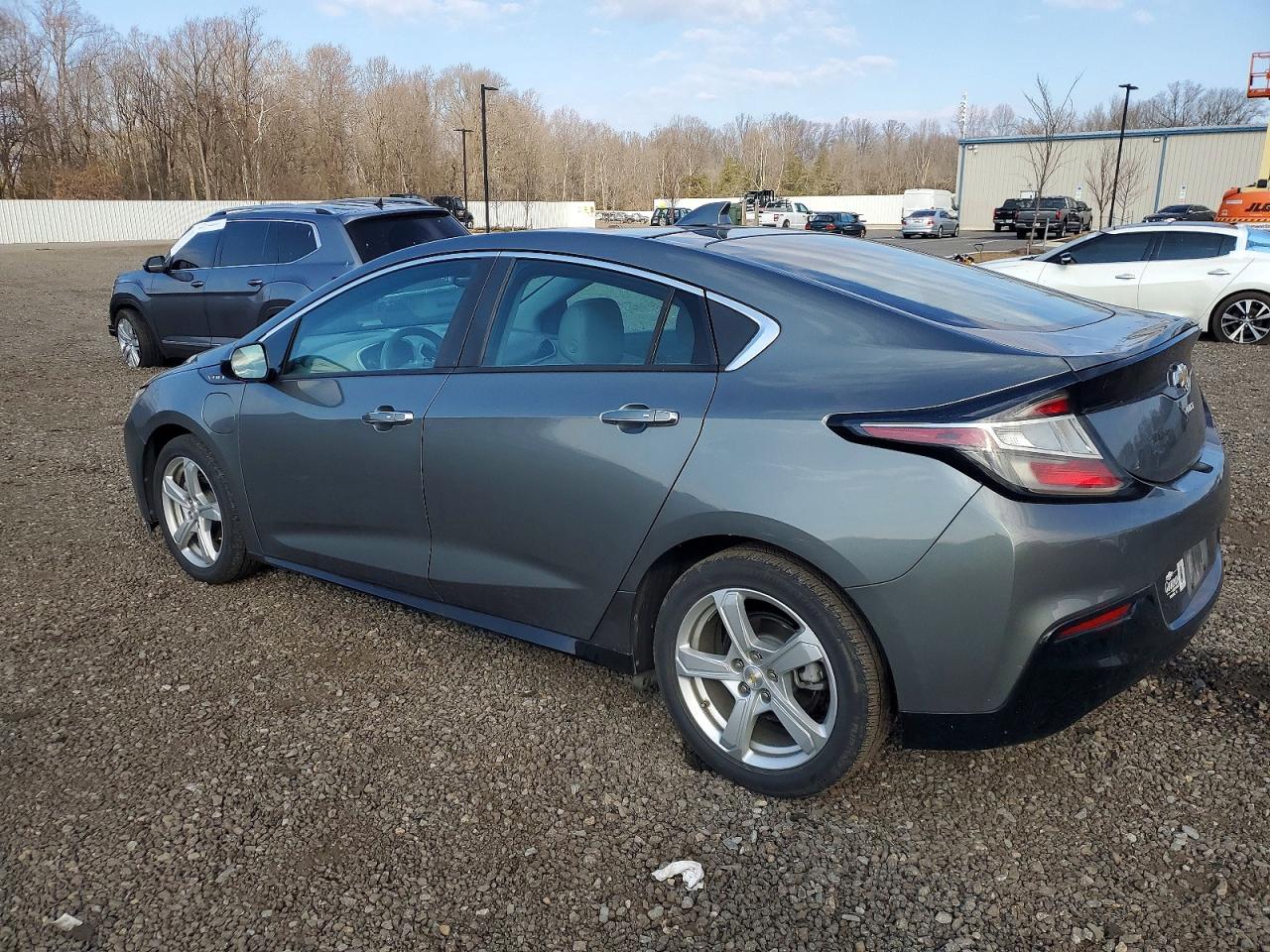 2017 CHEVROLET VOLT LT photo 2