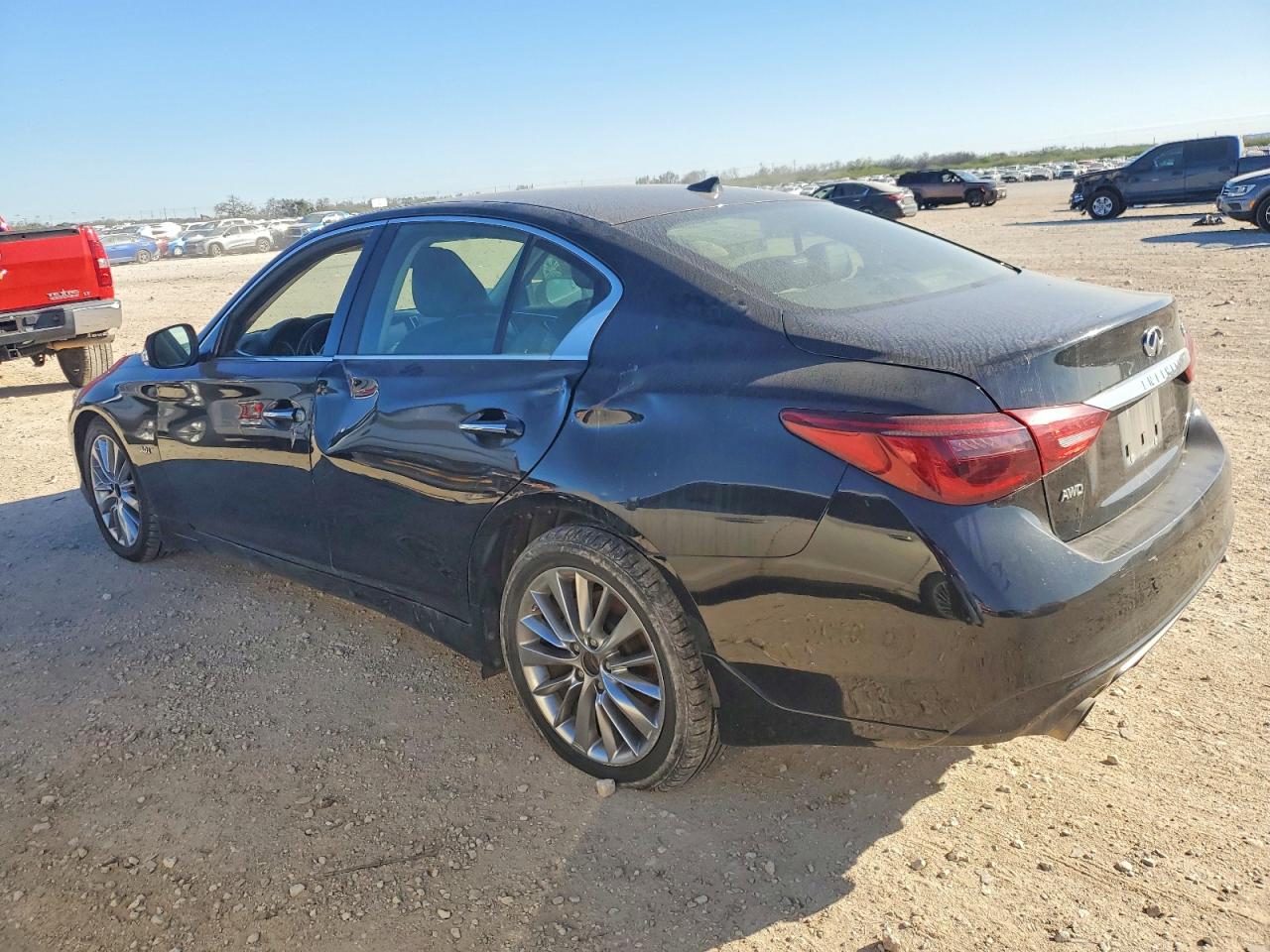 2018 INFINITI Q50 LUXE photo 2