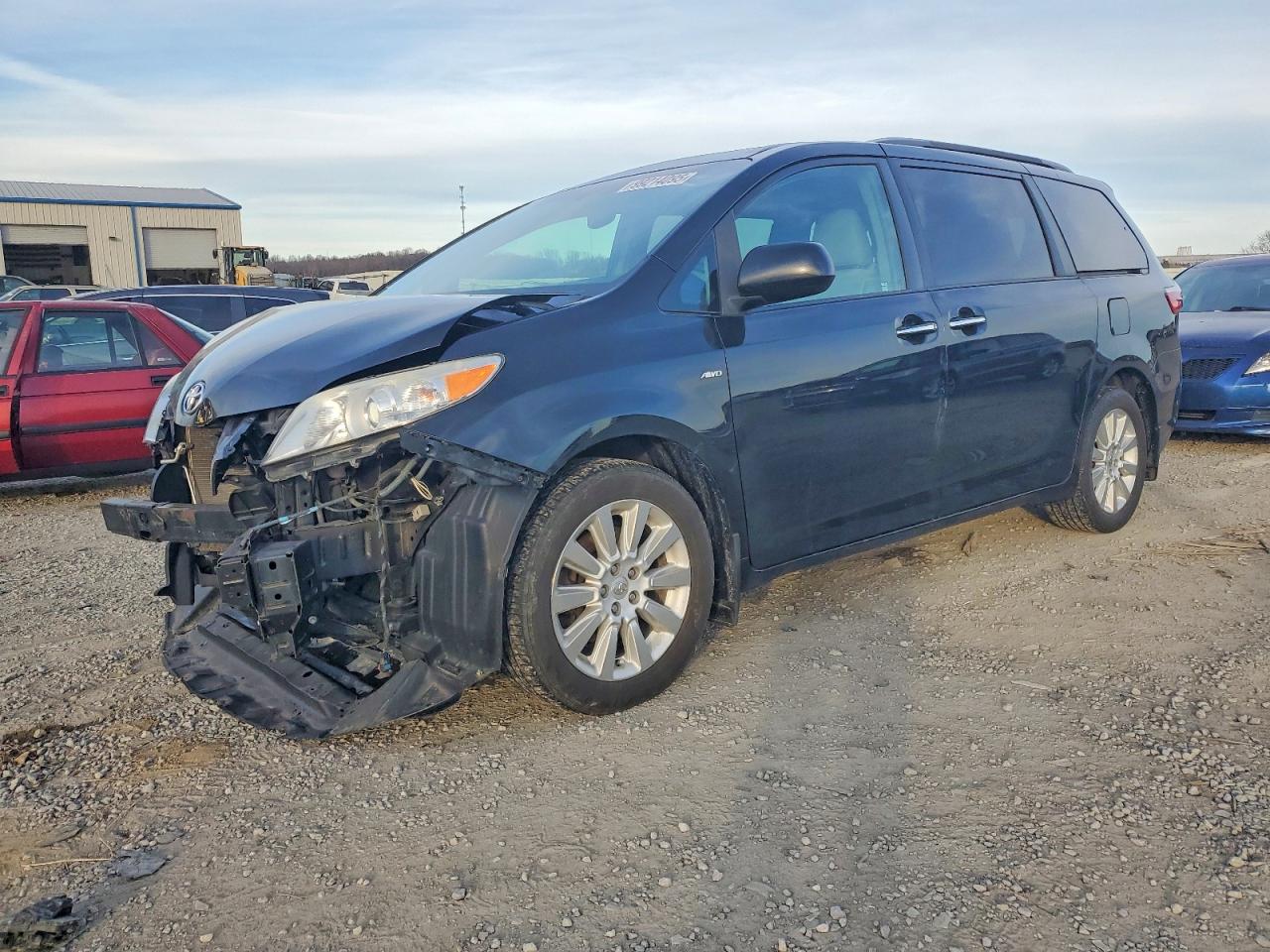 2016 TOYOTA SIENNA