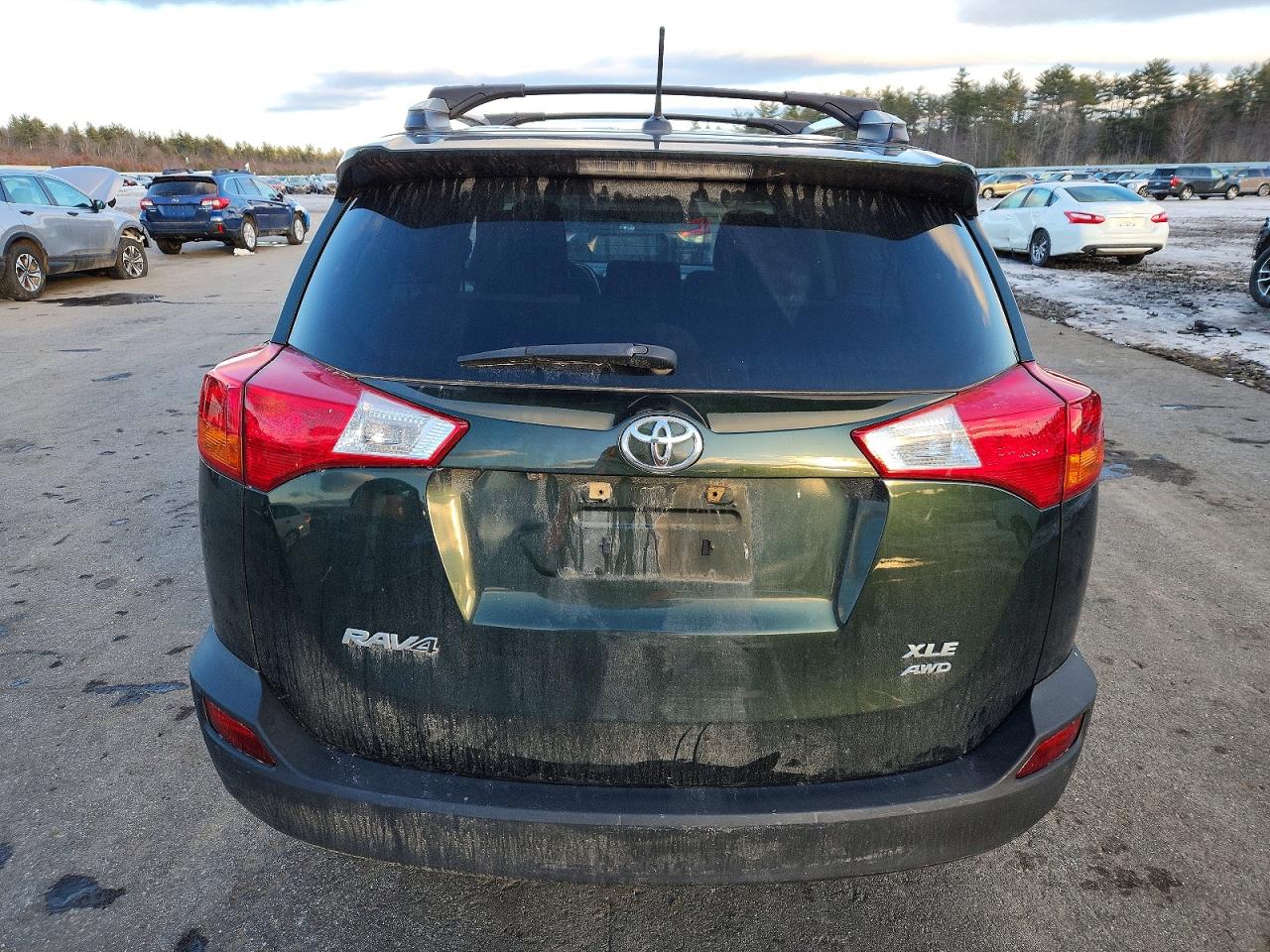 2013 TOYOTA RAV4 XLE photo 6