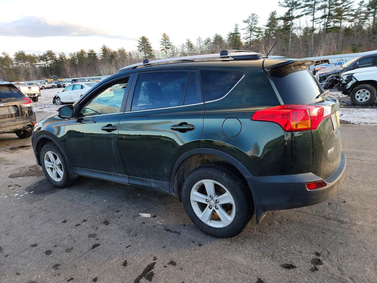 2013 TOYOTA RAV4 XLE photo 2