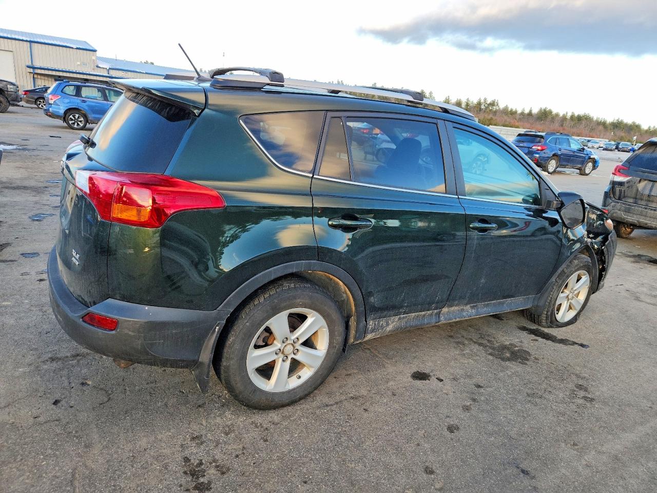 2013 TOYOTA RAV4 XLE photo 3