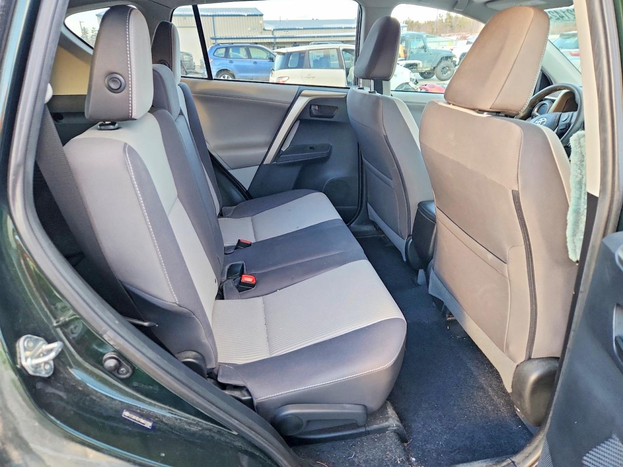 2013 TOYOTA RAV4 XLE photo 10