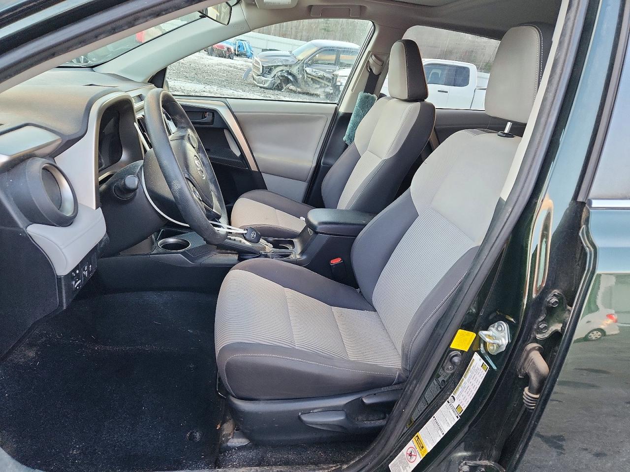 2013 TOYOTA RAV4 XLE photo 7
