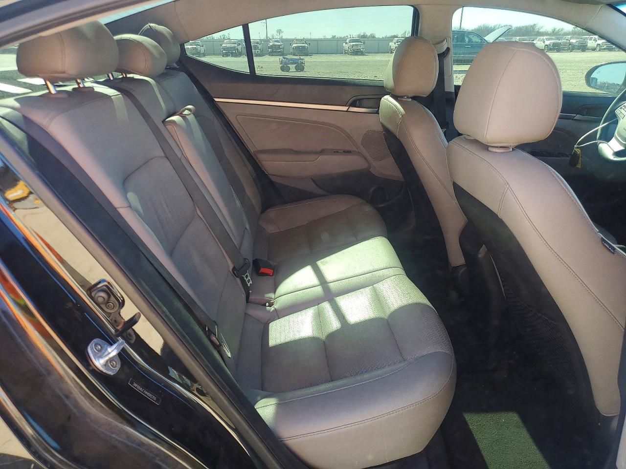 2017 HYUNDAI ELANTRA SE photo 10