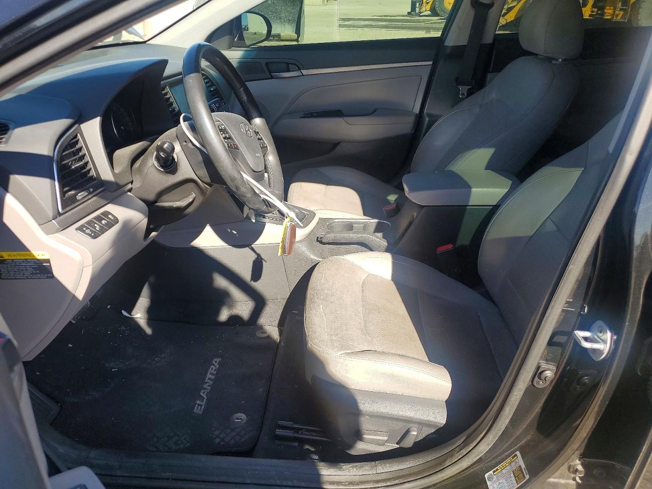2017 HYUNDAI ELANTRA SE photo 7