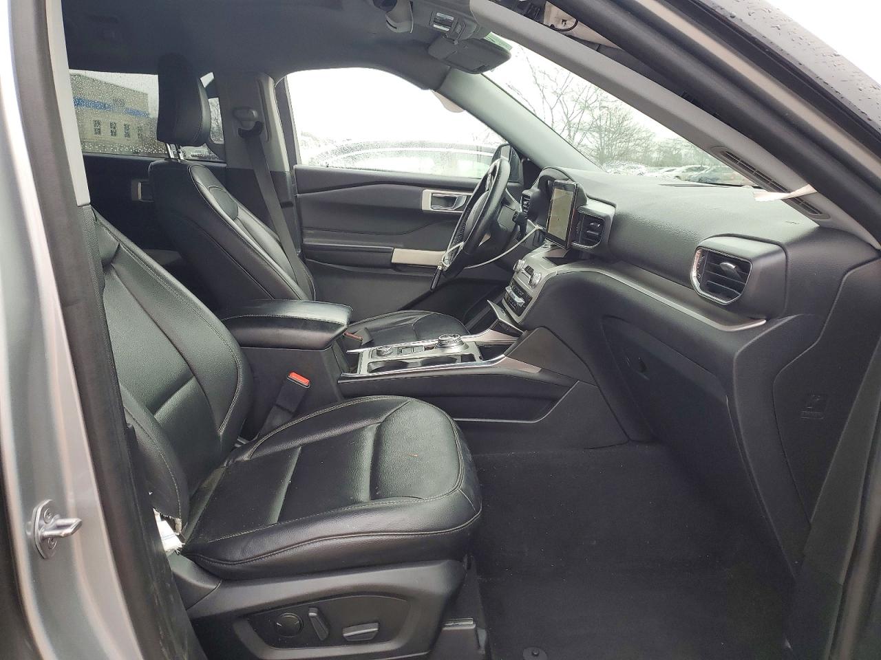 2021 FORD EXPLORER XLT photo 19
