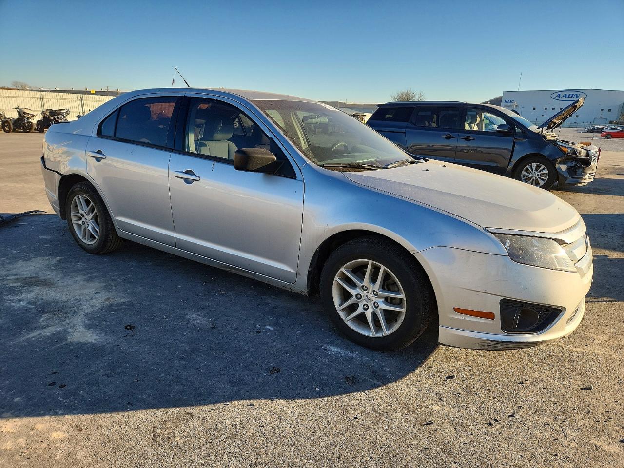 2011 FORD FUSION S photo 4