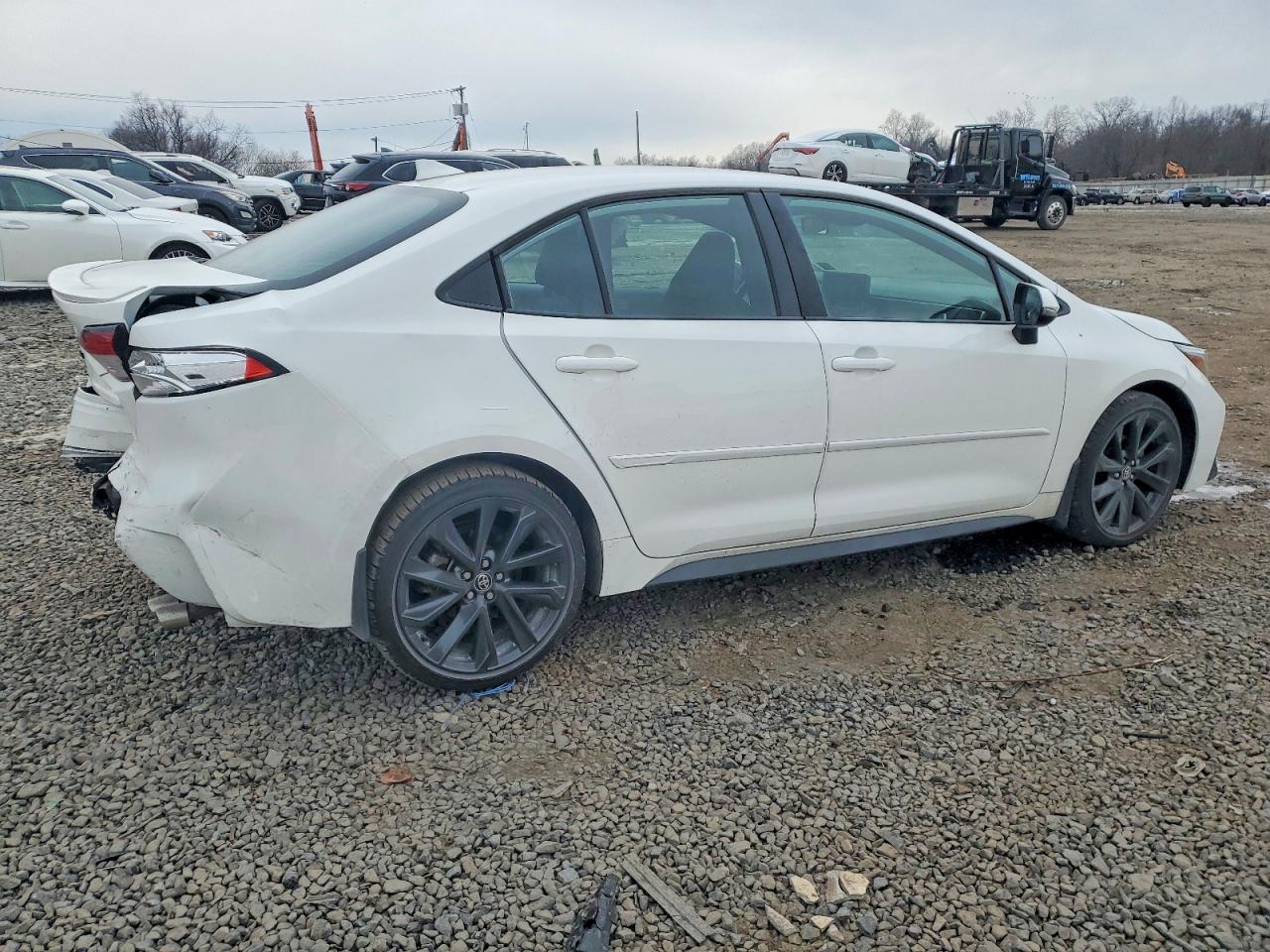 2023 TOYOTA COROLLA SE photo 3