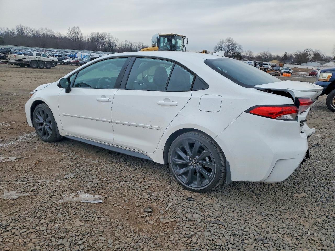 2023 TOYOTA COROLLA SE photo 2