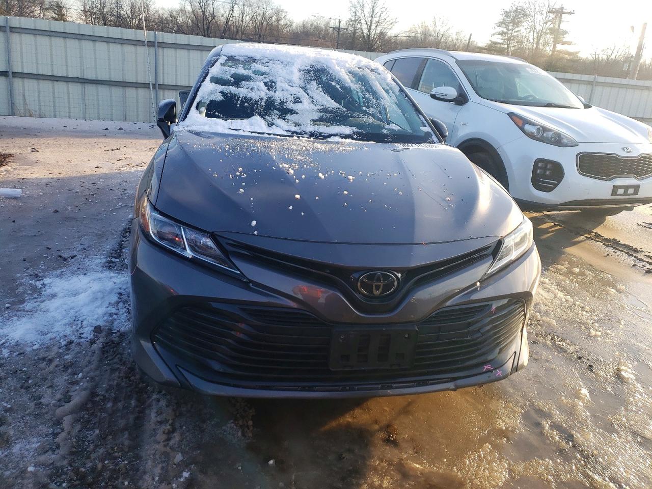 2020 TOYOTA CAMRY LE photo 5