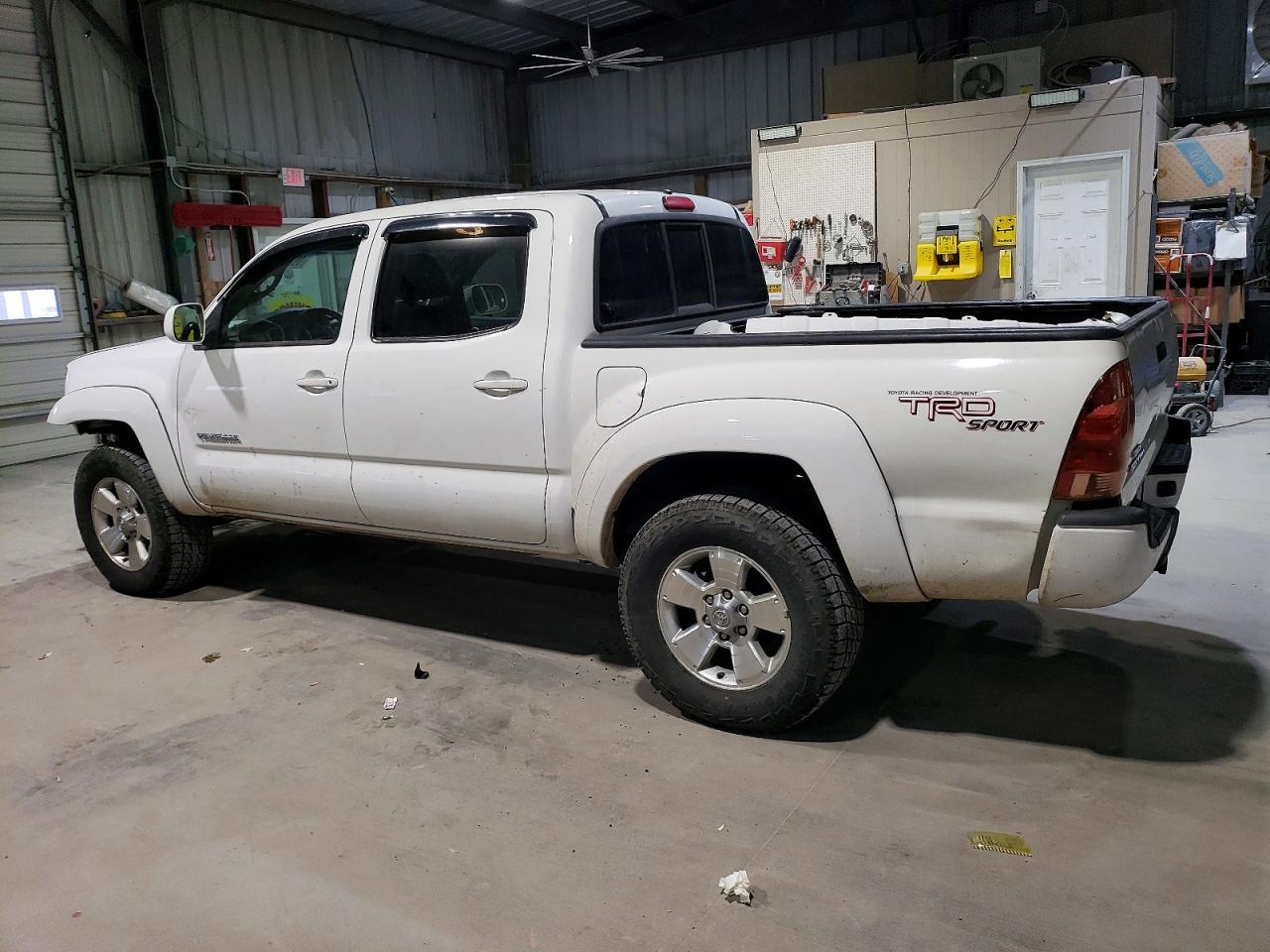 2006 TOYOTA TACOMA DOUBLE CAB photo 2