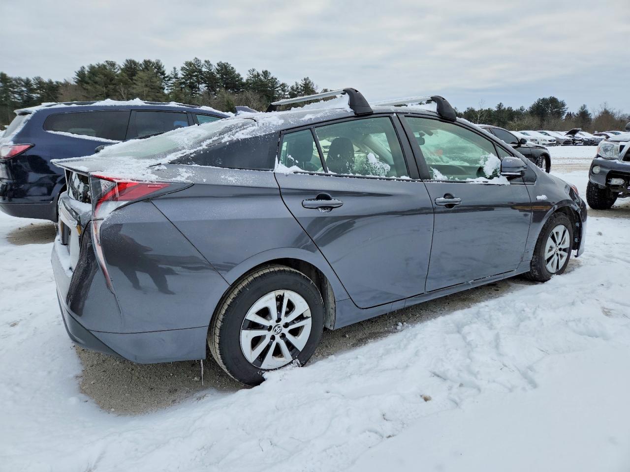 2016 TOYOTA PRIUS photo 3