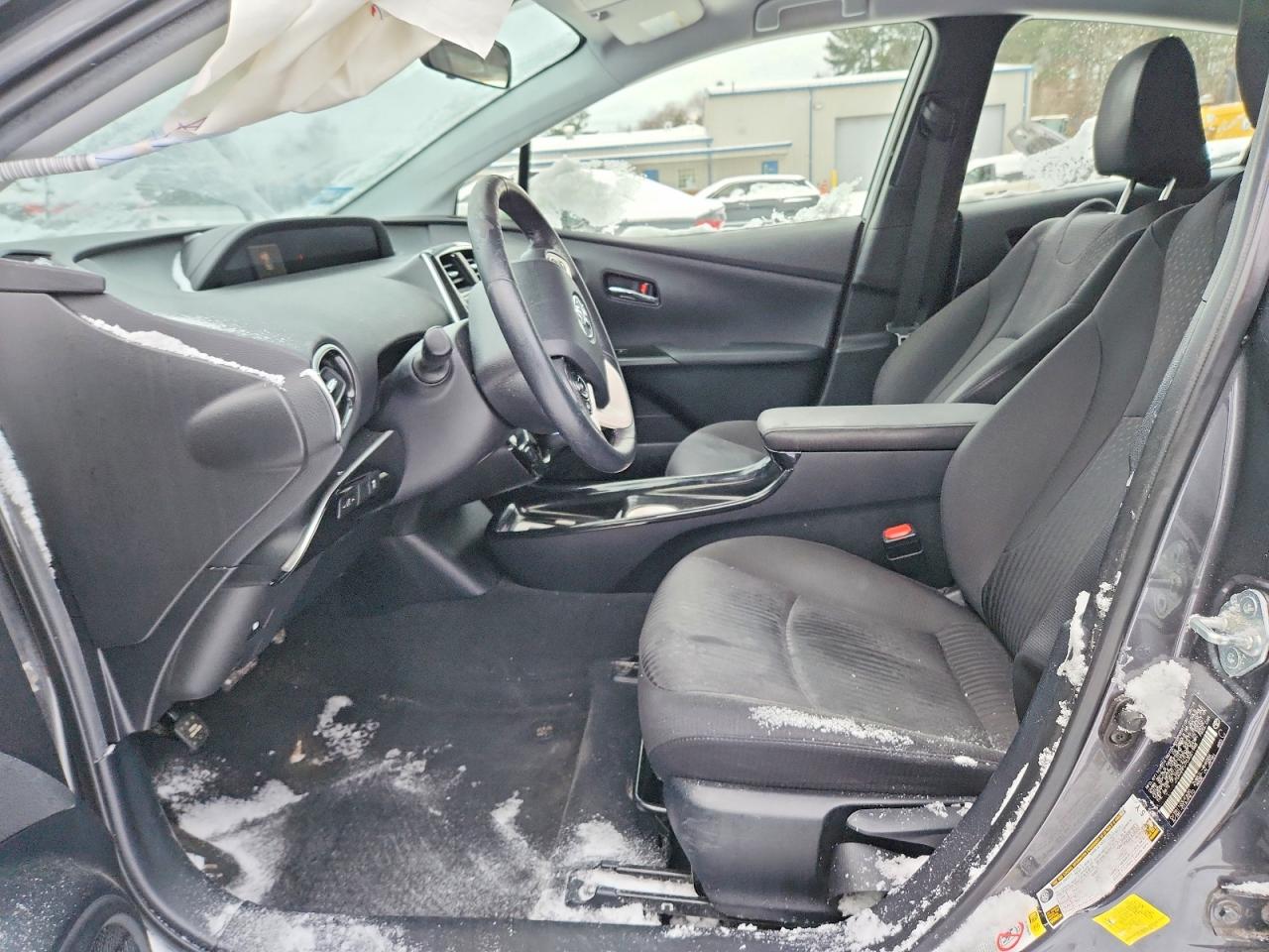 2016 TOYOTA PRIUS photo 7
