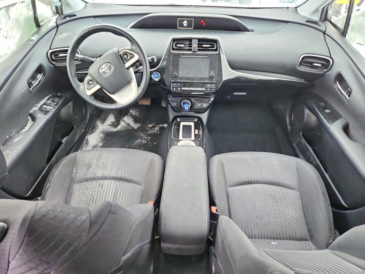 2016 TOYOTA PRIUS photo 8