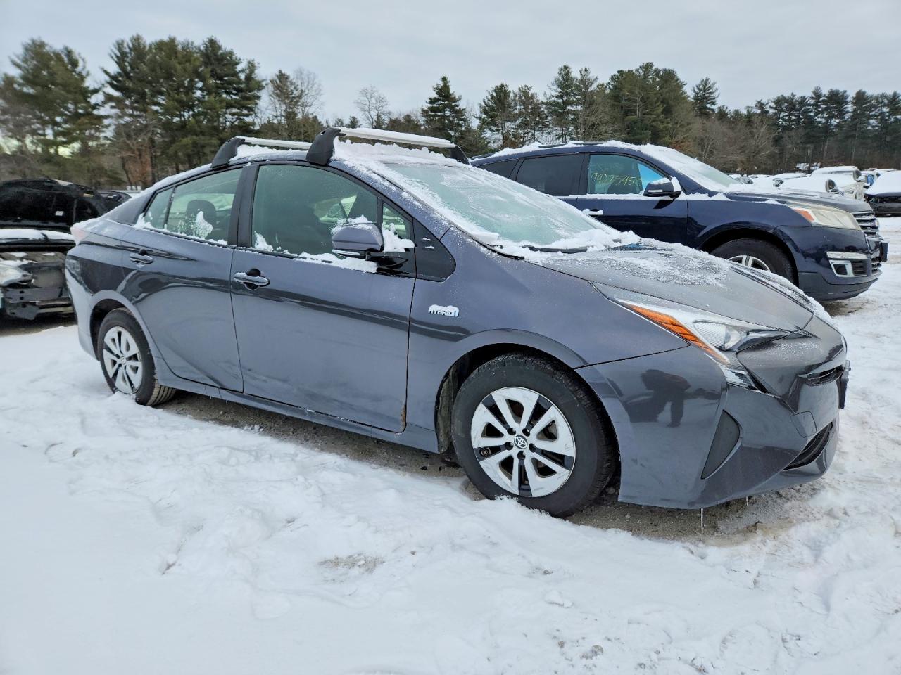 2016 TOYOTA PRIUS photo 4