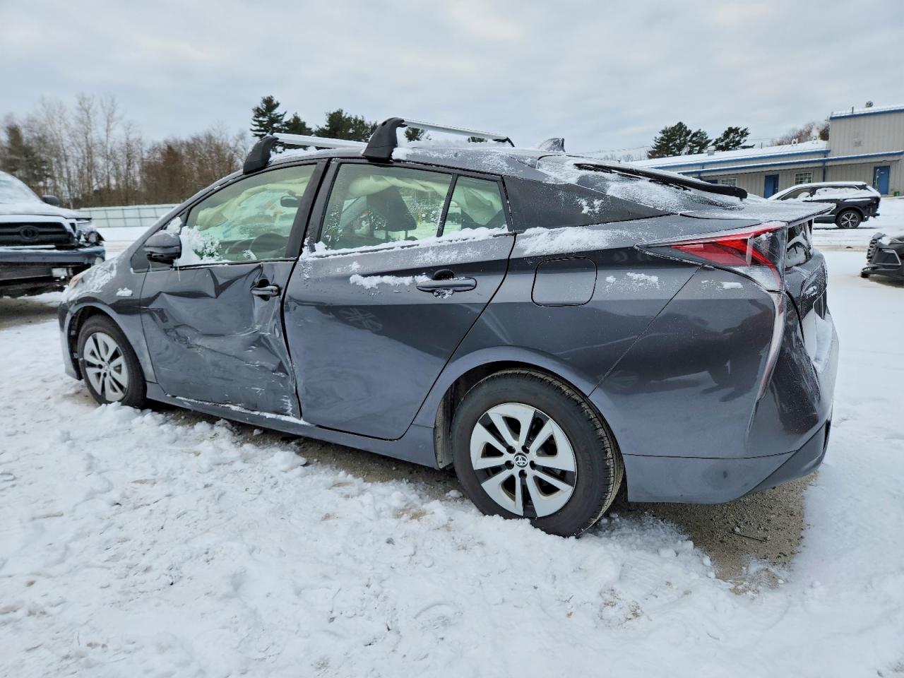 2016 TOYOTA PRIUS photo 2