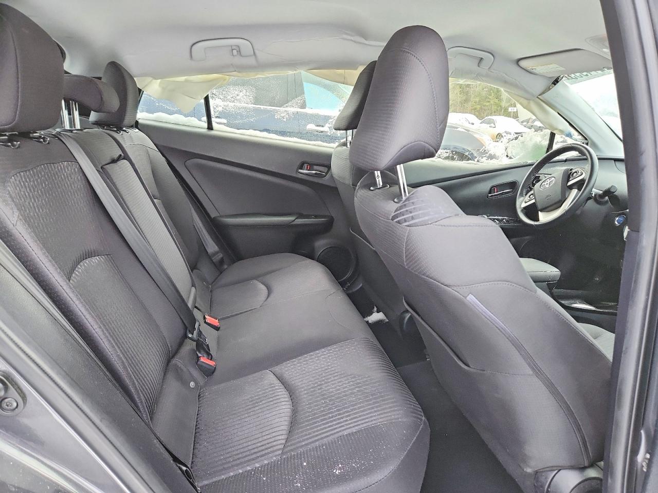 2016 TOYOTA PRIUS photo 10