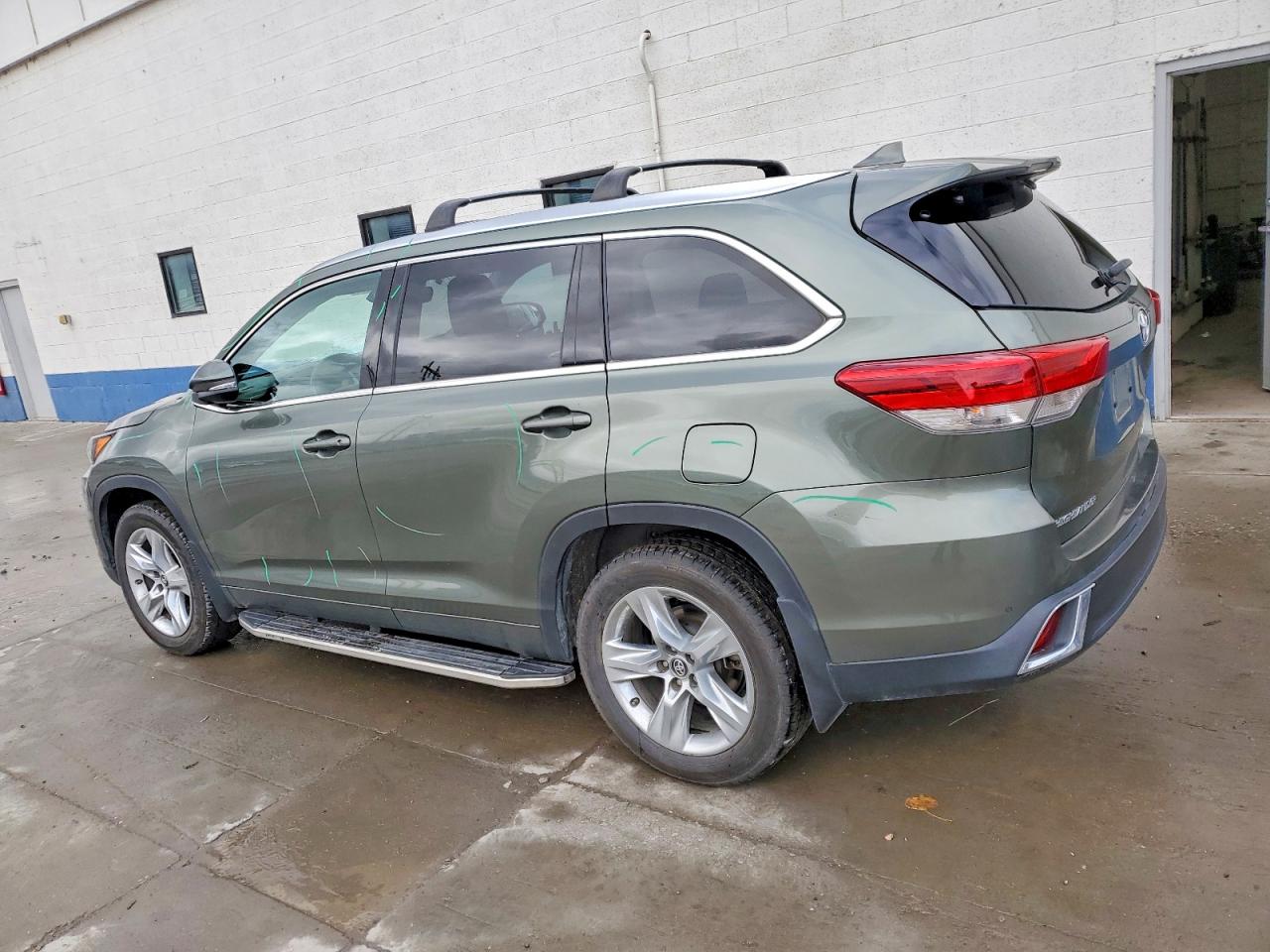 2019 TOYOTA HIGHLANDER LIMITED photo 2
