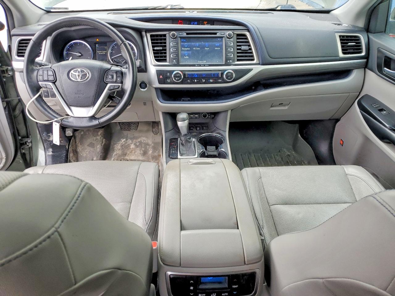 2019 TOYOTA HIGHLANDER LIMITED photo 8