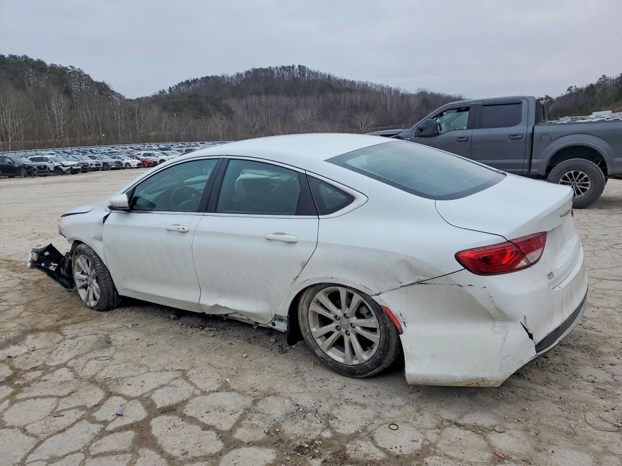 2016 CHRYSLER 200 LIMITED photo 2