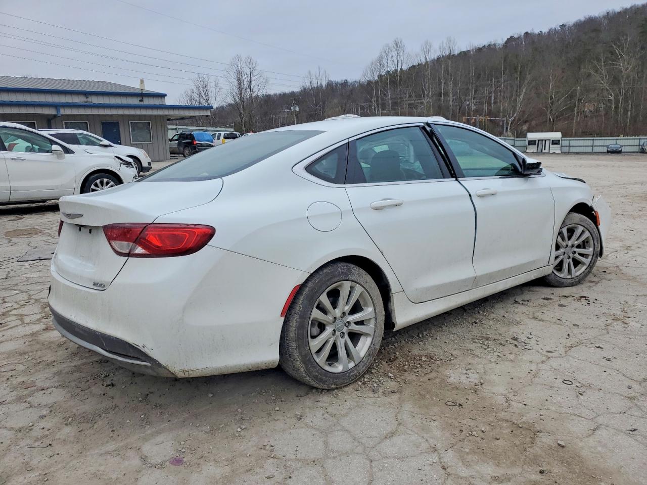 2016 CHRYSLER 200 LIMITED photo 3