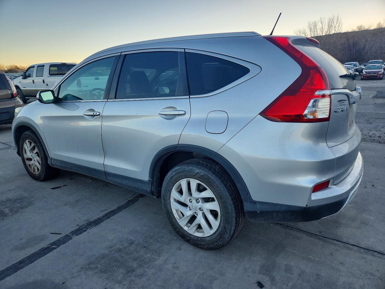 2015 HONDA CR-V EXL photo 2
