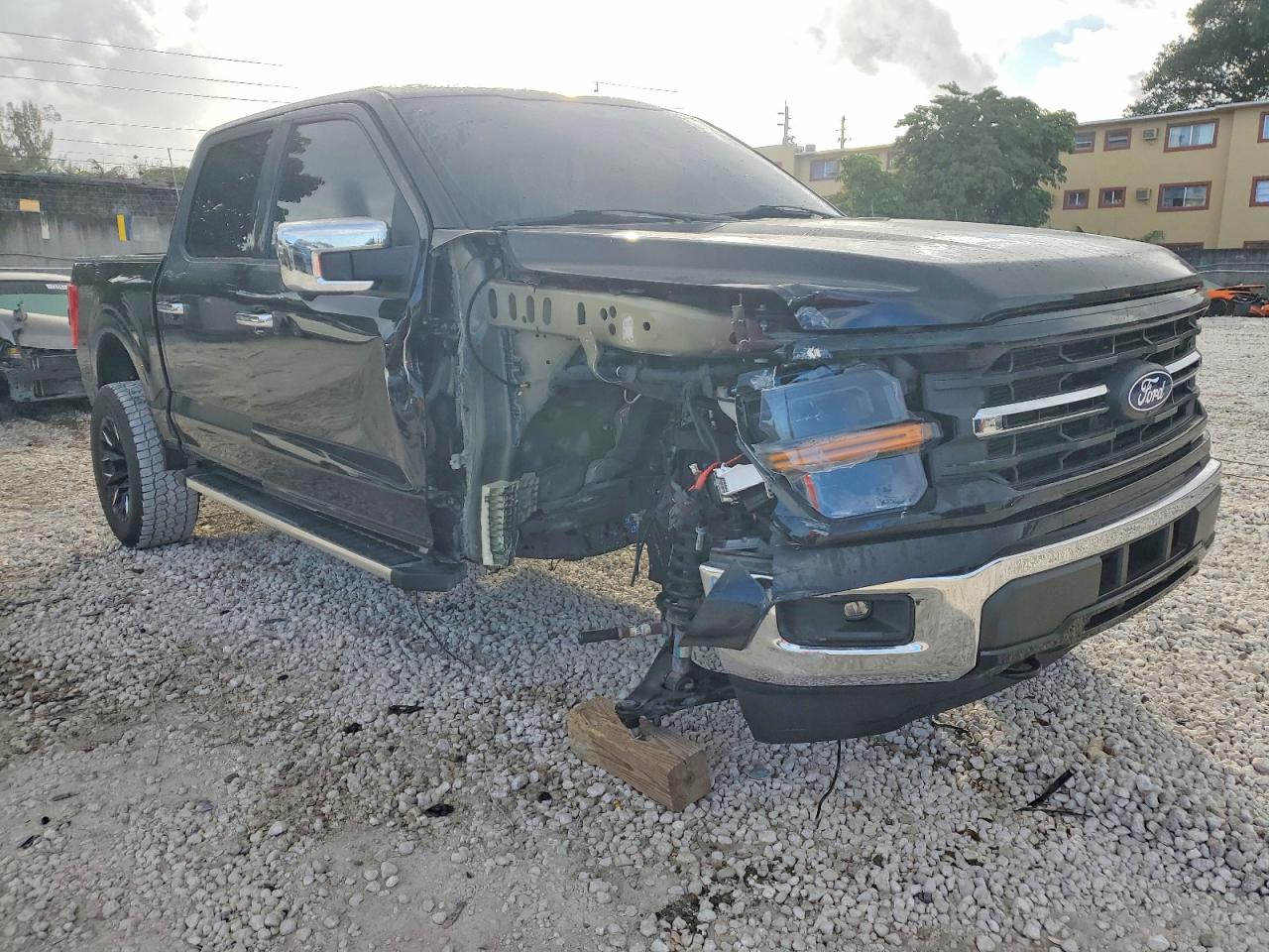2024 FORD F150 XLT photo 4