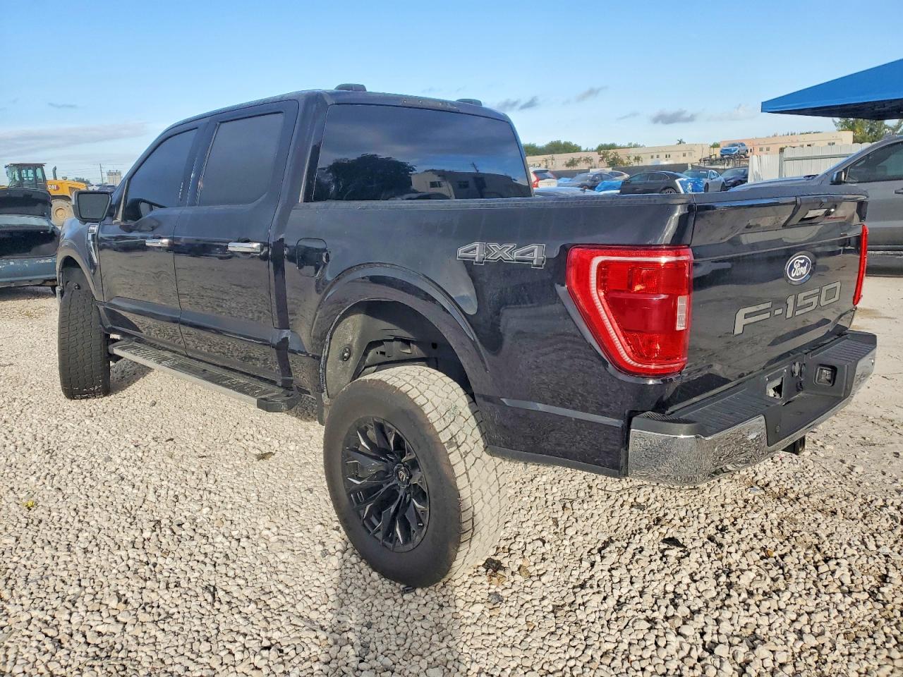 2024 FORD F150 XLT photo 2