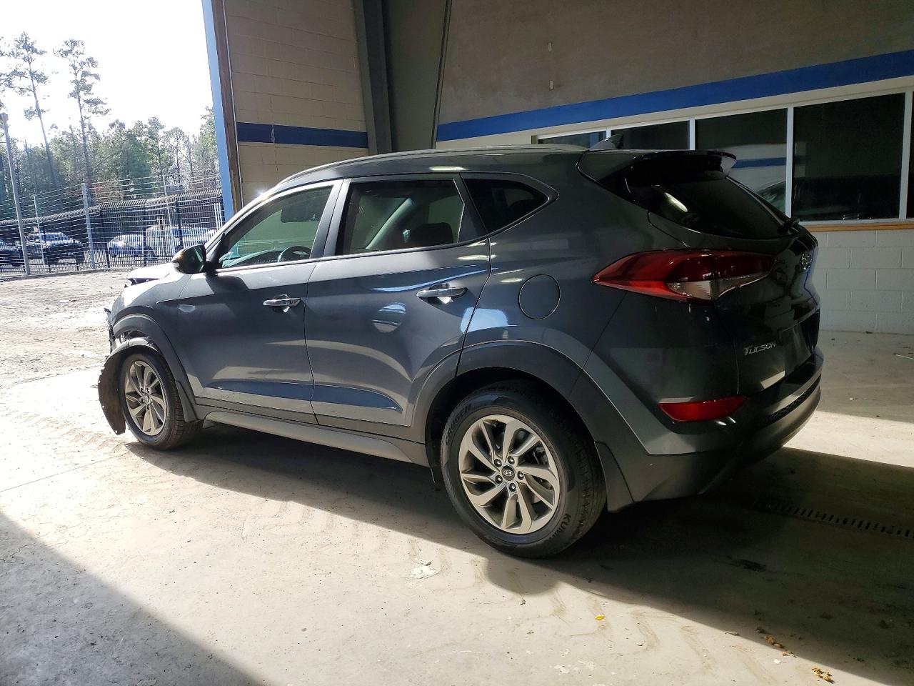2018 HYUNDAI TUCSON SEL photo 2