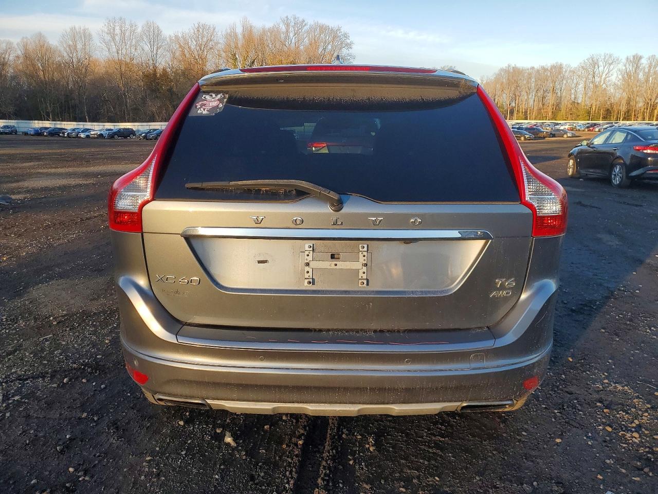 2016 VOLVO XC60 T6 PREMIER photo 6