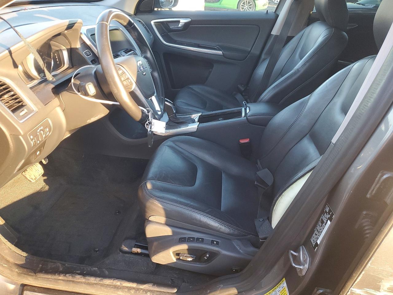 2016 VOLVO XC60 T6 PREMIER photo 7