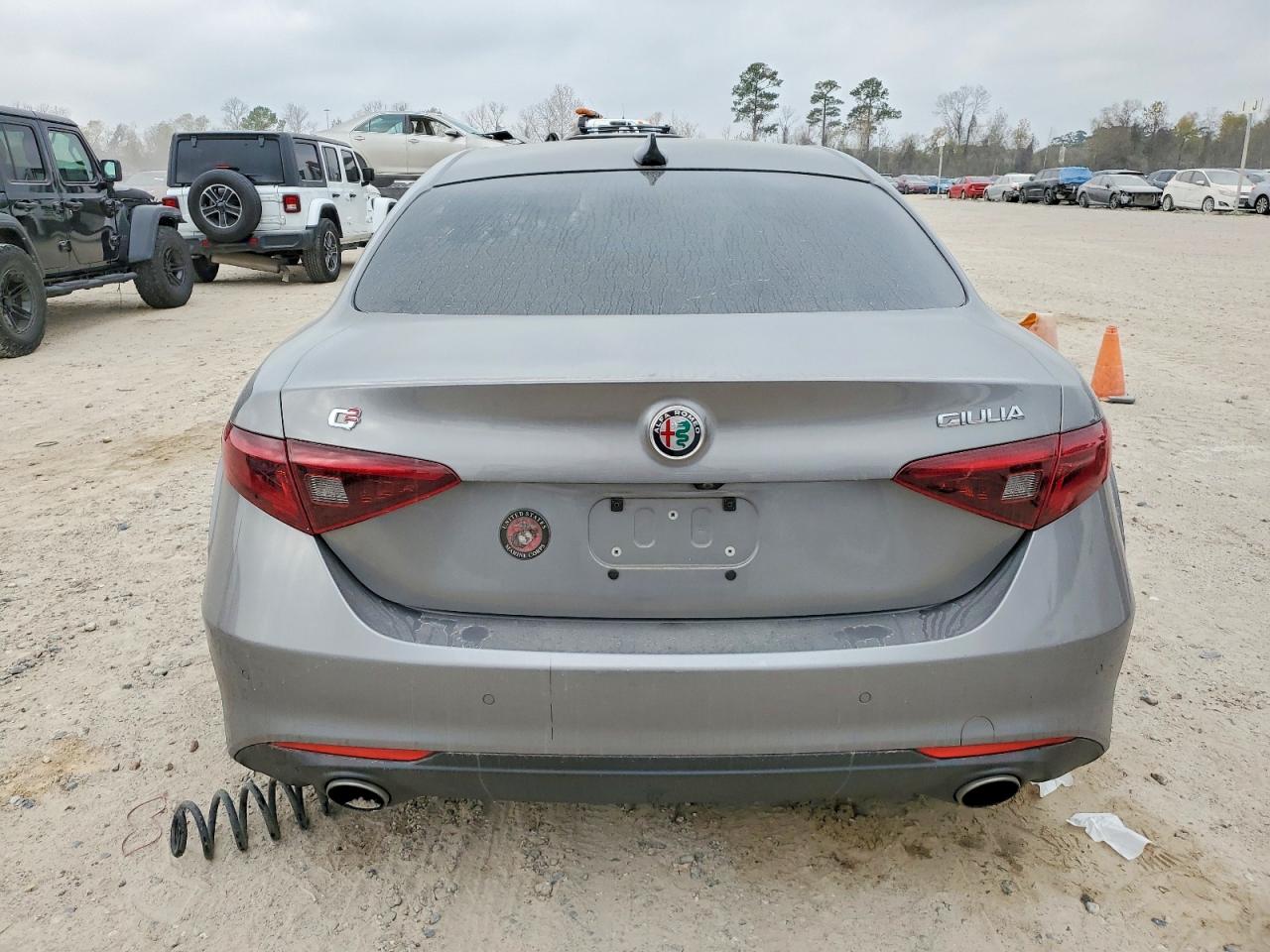2018 ALFA ROMEO GIULIA TI photo 11