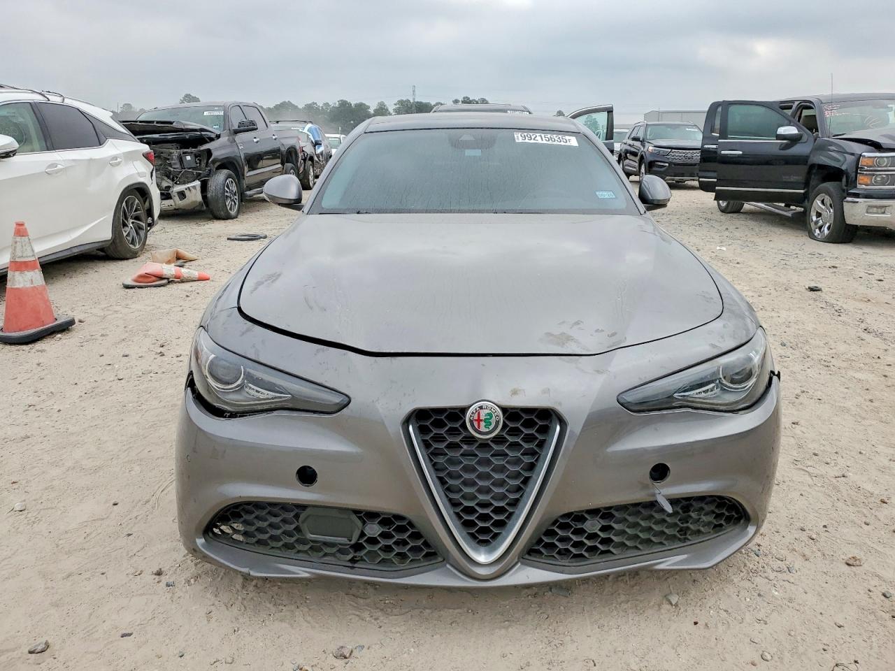 2018 ALFA ROMEO GIULIA TI photo 9