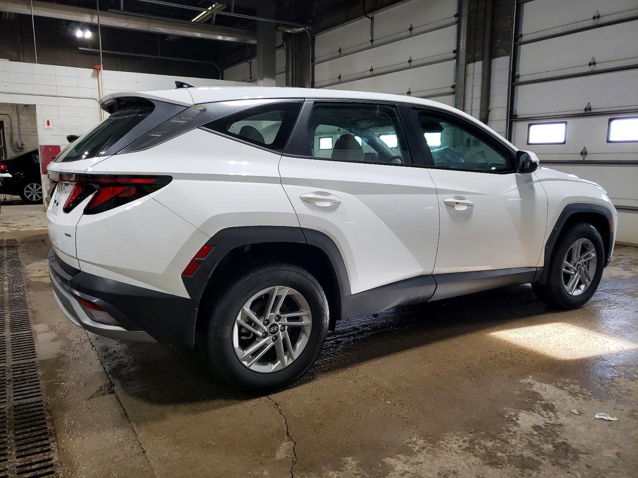 2025 HYUNDAI TUCSON SE photo 3
