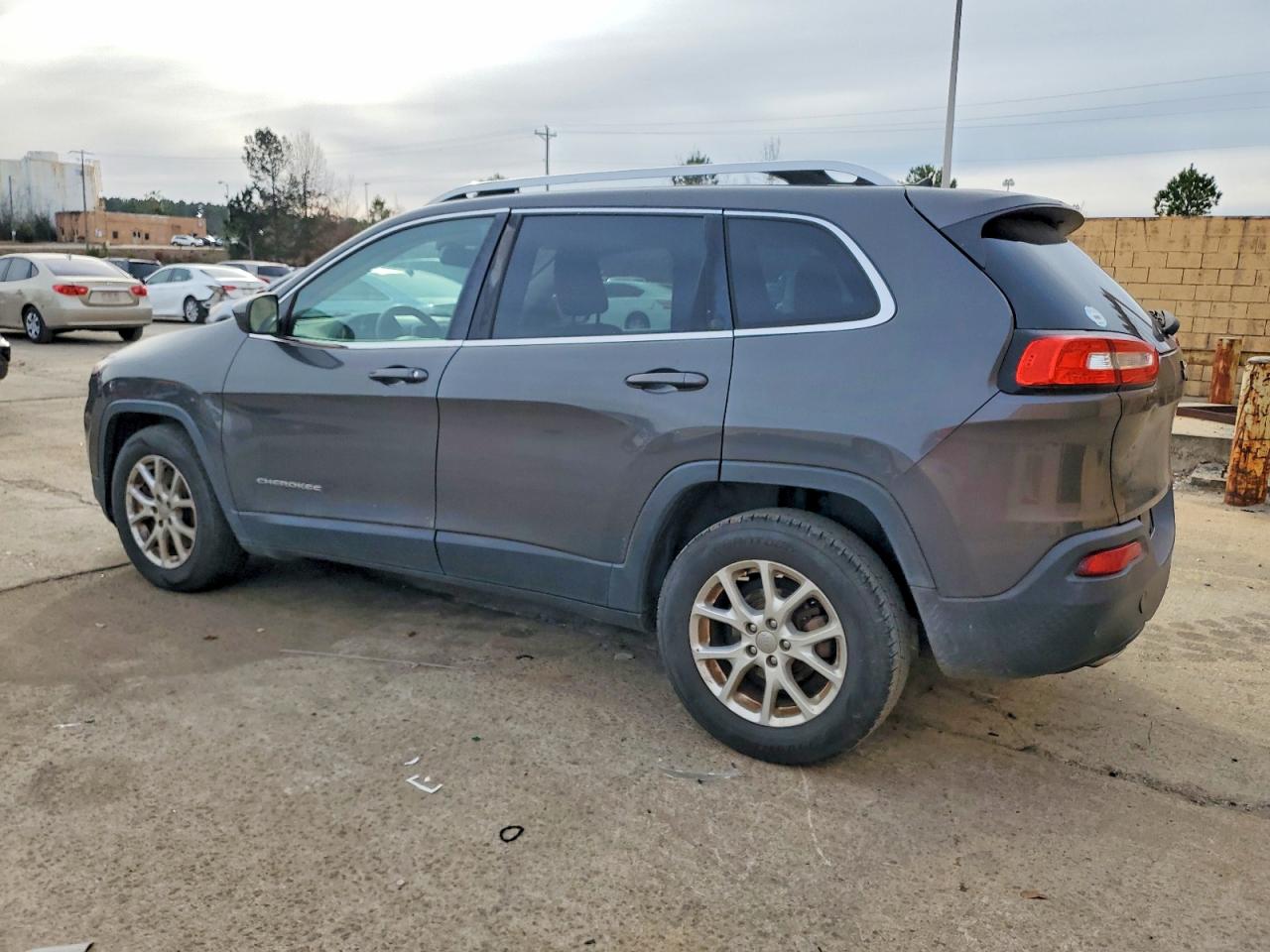 2014 JEEP CHEROKEE LATITUDE photo 2