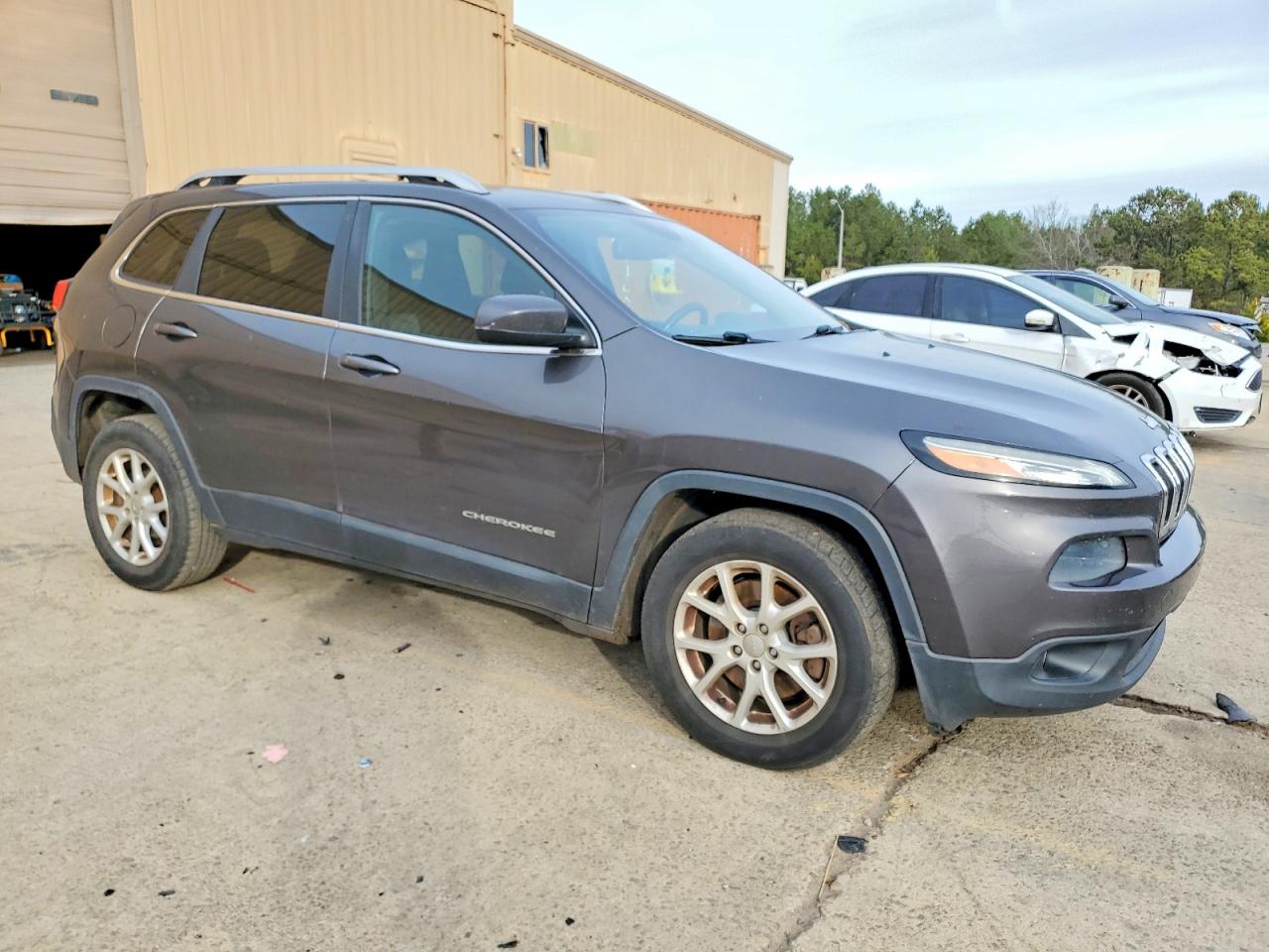 2014 JEEP CHEROKEE LATITUDE photo 4