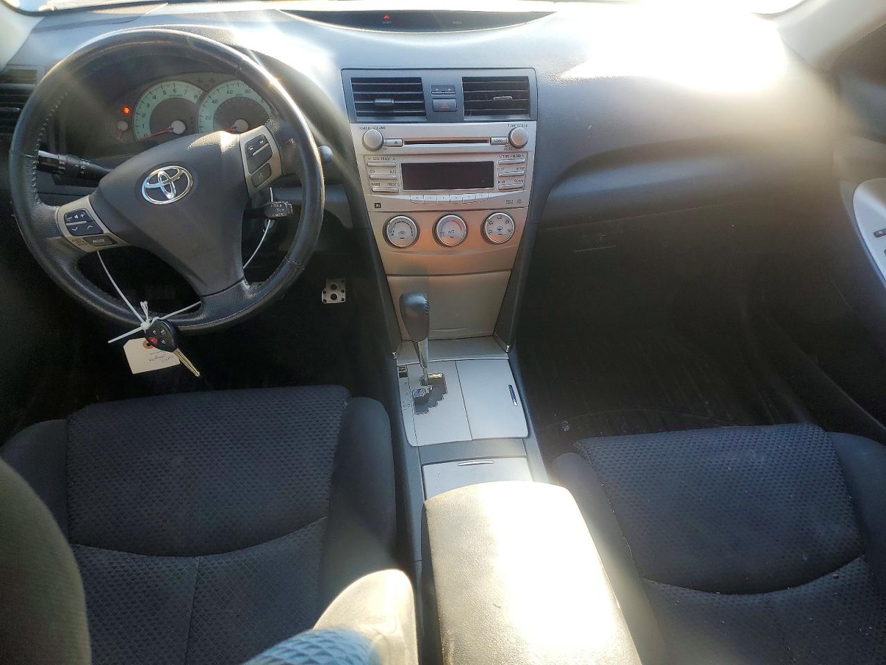 2010 TOYOTA CAMRY BASE photo 8